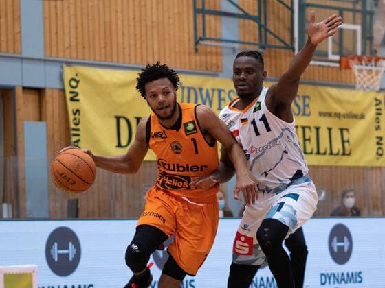 Nate Britt (Wiha Panthers Schwenningen 1) wiha Panthers Schwenningen vs. Eisbaeren Bremerhaven, Basketball, BARMER 2. BASKETBALL BUNDESLIGA, Playoff Gruppe 2, 3. Spieltag, 2020 2021, 23.04.2021, wiha Panthers Schwenningen vs. Eisbaeren Bremerhaven, Basketball, BARMER 2. BASKETBALL BUNDESLIGA, Playoff Gruppe, 3. Spieltag, 2020 2021, 23.04.2021, Villingen-Schwenningen Copyright: xMiclasxHaasis Eibner-Pressefotox EP_mhs
