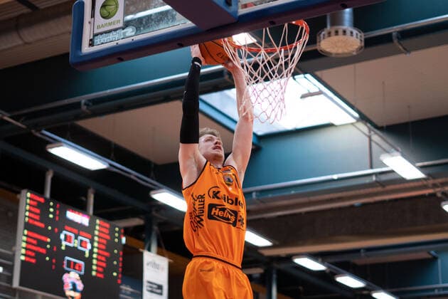Jonas Niedermanner (Wiha Panthers Schwenningen 9) wiha Panthers Schwenningen vs. Eisbaeren Bremerhaven, Basketball, BARMER 2. BASKETBALL BUNDESLIGA, Playoff Gruppe 2, 3. Spieltag, 2020 2021, 23.04.2021, wiha Panthers Schwenningen vs. Eisbaeren Bremerhaven, Basketball, BARMER 2. BASKETBALL BUNDESLIGA, Playoff Gruppe, 3. Spieltag, 2020 2021, 23.04.2021, Villingen-Schwenningen Copyright: xMiclasxHaasis Eibner-Pressefotox EP_mhs