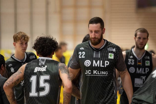 Jordan Geist (MLP Academics Heidelberg, 15) Philipp Heyden (MLP Academics Heidelberg, 22)¨¨¨Kirchheim Knights - MLP Academics Heidelberg, 2. Basketball, Bundesliga, Pro A, Barmer 2 Basketball, Playoffs 3. Spieltag Gruppenphase , Spielzeit 2020 2021, 23.04.2021, ¨¨ Kirchheim Knights - MLP Academics Heidelberg , Basketball, 2. Bundesliga, Barmer 2 Basketball, Playoffs, 3. Spieltag Gruppenphase , Spielzeit 2020 2021, 23.04.2021 Kirchheim unter Teck Copyright: xNinaxSander xEibnerxPressefotoxIx EP_NSR