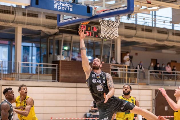 Philipp Heyden (MLP Academics Heidelberg, 22)¨¨¨Kirchheim Knights - MLP Academics Heidelberg, 2. Basketball, Bundesliga, Pro A, Barmer 2 Basketball, Playoffs 3. Spieltag Gruppenphase , Spielzeit 2020 2021, 23.04.2021, ¨¨ Kirchheim Knights - MLP Academics Heidelberg , Basketball, 2. Bundesliga, Barmer 2 Basketball, Playoffs, 3. Spieltag Gruppenphase , Spielzeit 2020 2021, 23.04.2021 Kirchheim unter Teck Copyright: xNinaxSander xEibnerxPressefotoxIx EP_NSR