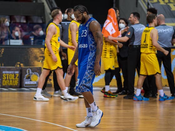 Quantez Robertson (Fraport Skyliners, 23), enttaeuscht, MHP Riesen Ludwigsburg vs. FRAPORT SKYLINERS, Basketball, Bundesliga, easycredit BBL, 27.04.2021, MHP Riesen Ludwigsburg vs. FRAPORT SKYLINERS, Basketball, Bundesliga, easycredit BBL, 27.04.2021 Ludwigsburg Copyright: xEibner-Pressefoto SaschaxWaltherx EP_swa