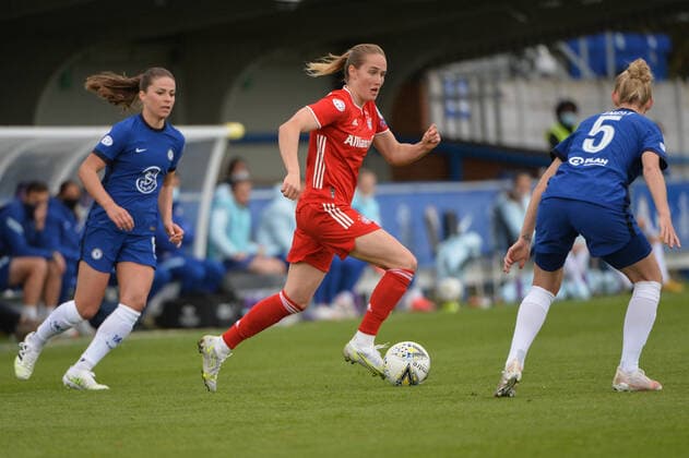 Melanie Leupolz (CFC, 8), Sydney Lohmann (FCB, 12), Sophie Ingle (CFC, 5), 02.05.2021, London, Fussball, UEFA Women s Champions League, Chelsea FC - FC Bayern München