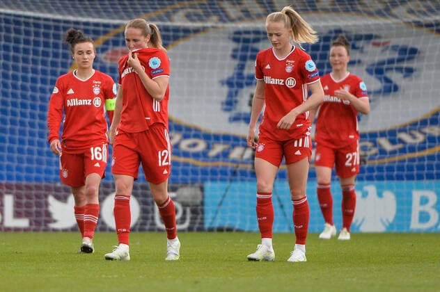 Enttäuschung beim FC Bayern München, Lina Magull (FCB, 16), Sydney Lohmann (FCB, 12), Lea Schüller (FCB, 11), Marina Hegering (FCB, 27), 02.05.2021, London, 02.05.2021, London, Fussball, UEFA Women s Champions League, Chelsea FC - FC Bayern München