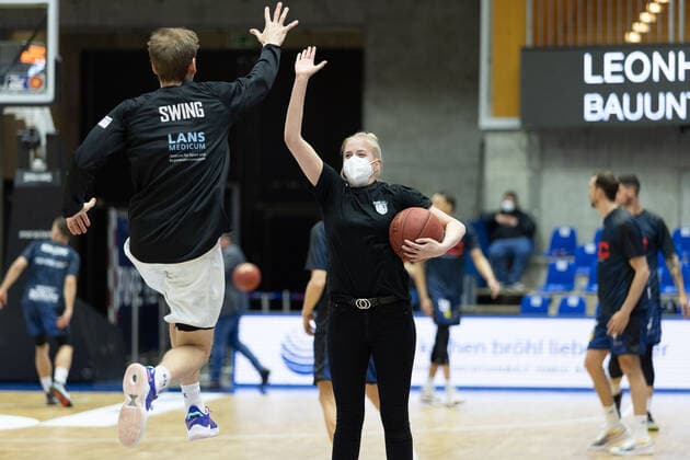 Jordan Swing (Hamburg Towers, 2) HAKRO Merlins Crailsheim vs. Hamburg Towers, Basketball, Bundesliga, easy credit BBL, Spieltag 32, Spielzeit 2020 2021, 02.05.2021, ¨¨ HAKRO Merlins Crailsheim vs. Hamburg Towers, Basketball, Bundesliga, easy credit BBL, Spieltag 32, Spielzeit 2020 2021, 02.05.2021 Ilshofen Copyright: xNinaxSander xEibnerxPressefotoxIx EP_NSR