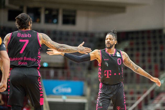 Chris Babb (Telekom Baskets Bonn, 07), Alex Hamilton (Telekom Baskets Bonn, 00), MHP Riesen Ludwigsburg vs. Telekom Baskets Bonn, Basketball, Bundesliga, easycredit BBL, 32. Spieltag, Spielzeit 2020 2021, 02.05.2021, MHP Riesen Ludwigsburg vs. Telekom Baskets Bonn, Basketball, Bundesliga, easycredit BBL, 32. Spieltag, Spielzeit 2020 2021, 02.05.2021 Ludwigsburg Copyright: xEibner-Pressefoto SaschaxWaltherx EP_SWA