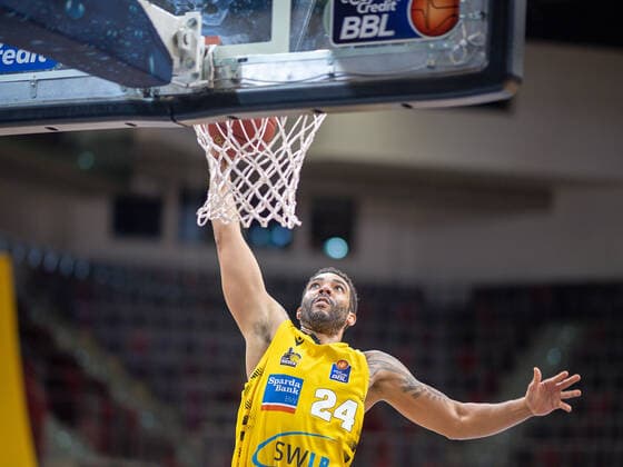 Andrew Warren (MHP Riesen Ludwigsburg, 24), MHP Riesen Ludwigsburg vs. Telekom Baskets Bonn, Basketball, Bundesliga, easycredit BBL, 32. Spieltag, Spielzeit 2020 2021, 02.05.2021, MHP Riesen Ludwigsburg vs. Telekom Baskets Bonn, Basketball, Bundesliga, easycredit BBL, 32. Spieltag, Spielzeit 2020 2021, 02.05.2021 Ludwigsburg Copyright: xEibner-Pressefoto SaschaxWaltherx EP_SWA