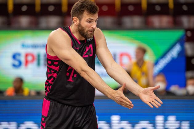 Leon Kratzer (Telekom Baskets Bonn, 21), MHP Riesen Ludwigsburg vs. Telekom Baskets Bonn, Basketball, Bundesliga, easycredit BBL, 32. Spieltag, Spielzeit 2020 2021, 02.05.2021, MHP Riesen Ludwigsburg vs. Telekom Baskets Bonn, Basketball, Bundesliga, easycredit BBL, 32. Spieltag, Spielzeit 2020 2021, 02.05.2021 Ludwigsburg Copyright: xEibner-Pressefoto SaschaxWaltherx EP_SWA