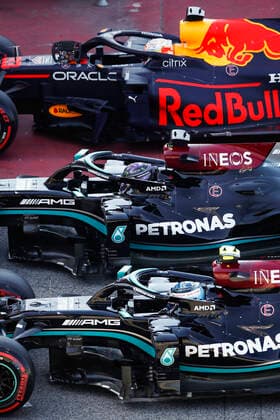 44 HAMILTON Lewis (gbr), Mercedes AMG F1 GP W12 E Performance, action, 77 BOTTAS Valtteri (fin), Mercedes AMG F1 GP W12 E Performance, action AND 33 VERSTAPPEN Max (nld), Red Bull Racing Honda RB16B, action during the Formula 1 Aramco Gran Premio De Espana 2021 from May 07 to 10, 2021 on the Circuit de Barcelona-Catalunya, in Montmelo, near Barcelona, Spain FORMULE 1 : Grand prix d Espagne - Barcelone - 08 05 2021 DPPI Panoramic 00121006__B2_2464