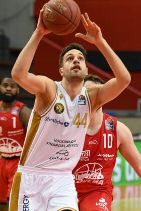 Benedikt Turudic, Tim Uhlemann 34. Spieltag, Basketball Bundesliga, Basketball Saison 2020 2021, Deutschland, easyCredit BBL, Germany, Giessen 46ers, giessen rot, Herren, Jobstairs GIESSEN 46ers - Basketball Löwen Braunschweig, Männer, Braunschweig in weiß