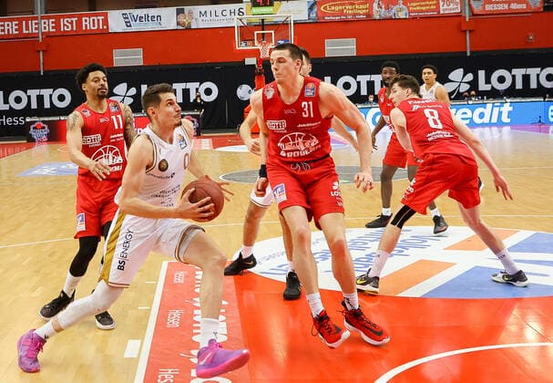Lukas Wank (Loewen Braunschweig 0), JobStairs GIESSEN 46ers vs Loewen Braunschweig, Basketball, Basketball Bundesliga, 34. Spieltag, 09.05.2021, JobStairs GIESSEN 46ers vs Loewen Braunschweig, Basketball, Basketball Bundesliga, 34. Spieltag, 09.05.2021, Foto: EIBNER Joerg Niebergall Giessen Copyright: xJoergxNiebergall Eibner-Pressefox EP_JNL
