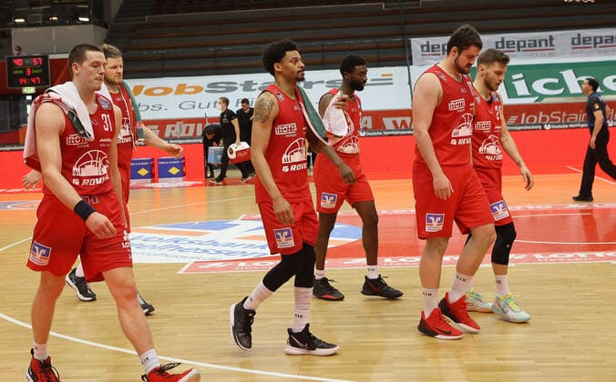 War es das fuer die Giessener in der Basketball-Bundesliga? JobStairs GIESSEN 46ers vs Loewen Braunschweig, Basketball, Basketball Bundesliga, 34. Spieltag, 09.05.2021, JobStairs GIESSEN 46ers vs Loewen Braunschweig, Basketball, Basketball Bundesliga, 34. Spieltag, 09.05.2021, Foto: EIBNER Joerg Niebergall Giessen Copyright: xJoergxNiebergall Eibner-Pressefox EP_JNL