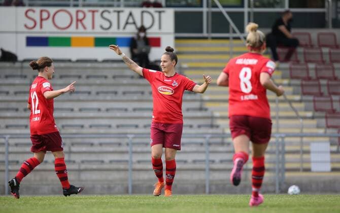 13.05.2021, xcex, GER, Frankfurt am Main, Stadion am Brentanobad, Frauenfussball, 2. Bundesliga Sued, Frauen-Bundesliga Saison 2020 2021, SGE, Eintracht Frankfurt Frauen II - 1. FC Koeln, Torjubel FC Koeln, Jubel, Freude, Emotionen, Goal celebration DFL regulations prohibit any use of photographs as image sequences and or quasi-video