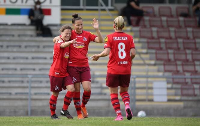 13.05.2021, xcex, GER, Frankfurt am Main, Stadion am Brentanobad, Frauenfussball, 2. Bundesliga Sued, Frauen-Bundesliga Saison 2020 2021, SGE, Eintracht Frankfurt Frauen II - 1. FC Koeln, Torjubel FC Koeln, Jubel, Freude, Emotionen, Goal celebration DFL regulations prohibit any use of photographs as image sequences and or quasi-video
