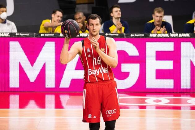 Paul Zipser (FC Bayern Muenchen, 16) FC Bayern Muenchen vs. Alba Berlin, Basketball, MagentaSport BBL Pokal TOP FOUR, easycredit 1. Bundesliga, Basketball Saison 2020 21, 16.05.2021, Finale, 2. Spieltag MagentaSport BBL Pokal FC Bayern Muenchen vs. Alba Berlin, Basketball, GER, MagentaSport BBL Pokal TOP FOUR, easycredit 1. Bundesliga, Basketball Saison 2020 21, 16.05.2021, Finale, 2. Spieltag, Pokalfinale Muenchen Copyright: xNinaxSander xEibnerxPressefotoxIx EP_NSR