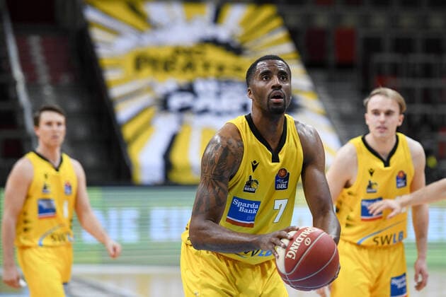 Jamel McLean (MHP Riesen Ludwigsburg) beim Freiwurf, GER, MHP Riesen Ludwigsburg vs. Brose Bamberg, 19.05.2021, Play Off Viertelfinale Spiel 1, easycredit Basketball Bundesliga, Spielzeit 2020 2021. GER, MHP Riesen Ludwigsburg vs. Brose Bamberg, 19.05.2021, Play Off Viertelfinale Spiel 1, easycredit Basketball Bundesliga, Spielzeit 2020 2021 Ludwigsburg Copyright: xEibnerxPressefoto MichaelxMemmlerx EP_MMR