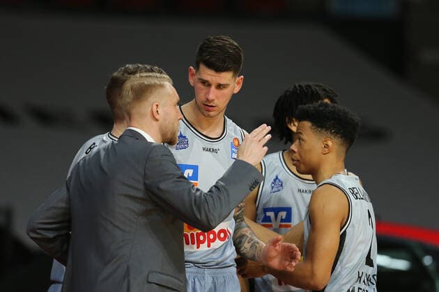 Cheftrainer Tuomas Iisalo (Crailsheim) gibt Anweisungen GER, FC Bayern Basketball vs. Hakro Merlins Crailsheim, Basketball, 1.Bundesliga, Playoffs 2020 2021, Viertelfinale Spiel 1, 19.05.2021, GER, FC Bayern Basketball vs. Hakro Merlins Crailsheim, Basketball, 1.Bundesliga, Playoffs 2020 2021, Viertelfinale Spiel 1, 19.05.2021, Muenchen Copyright: xEIBNER MarcelxEngelbrechtx EP_EER