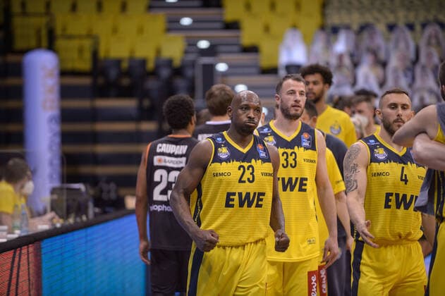 Rickey PAULDING (23 EWE Baskets Oldenburg) pustet erstmal durch nach der Partie EWE Baskets Oldenburg vs ratiopharm Ulm, Basketball, Bundesliga, 22.05.2021, Saison 2020 2021, Playoffs, Viertelfinale, 2. Spieltag ; Copyright: xErikxHillmer EIBNERx EP_ehr EWE Baskets Oldenburg vs ratiopharm Ulm, Basketball, Bundesliga, 22.05.2021, Saison 2020 2021, Playoffs, Viertelfinale, 2. Spieltag Oldenburg Copyright: xErikxHillmer EIBNERx EP_ehr