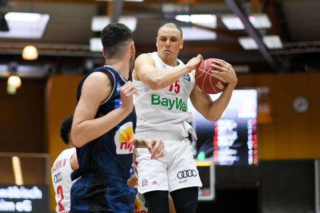 Robin Amaize (FC Bayern Muenchen Basketball) am Ball, GER, HAKRO Merlins Crailsheim vs. FC Bayern Basketball, 23.05.2021, Play Off Viertelfinale Spiel 4, Basketball Bundesliga, Spielzeit 2020 2021. GER, HAKRO Merlins Crailsheim vs. FC Bayern Basketball, 23.05.2021, Play Off Viertelfinale Spiel 4, Basketball Bundesliga, Spielzeit 2020 202 Crailsheim Copyright: xEibnerxPressefoto MichaelxMemmlerx EP_MMR