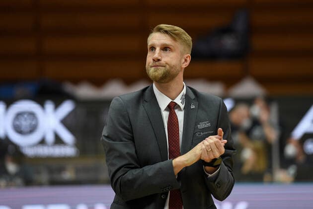 Tuomas Iisalo (HAKRO Merlins Crailsheim) nach dem Spiel, GER, HAKRO Merlins Crailsheim vs. FC Bayern Basketball, 23.05.2021, Play Off Viertelfinale Spiel 3, Basketball Bundesliga, Spielzeit 2020 2021. GER, HAKRO Merlins Crailsheim vs. FC Bayern Basketball, 23.05.2021, Play Off Viertelfinale Spiel 3, Basketball Bundesliga, Spielzeit 2020 2021 Crailsheim Copyright: xEibnerxPressefoto MichaelxMemmlerx EP_MMR