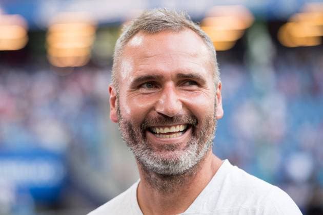 Tim Walter wird neuer Trainer beim Hamburger SV (HSV). Archivfoto: Tim WALTER (Trainer, KI), Brustbild, lachend, lo¤chelnd, lo¤cheln, lo¤chelnd, lacht, Mimik, Fussball 2. Bundesliga, 1. Spieltag, Hamburger SV (HH) - Holstein Kiel (KI) 0:3, am 03.08.2018 in Hamburg Deutschland. ÂÂ