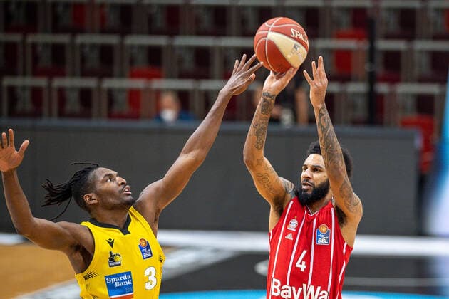 Jaleen Smith (MHP Riesen Ludwigsburg, 03), Dennis Jerome Seeley (FC Bayern, 04), MHP Riesen Ludwigsburg vs. FC Bayern Basketball, Basketball, Bundesliga, Playoffs, Halbfinale, Spiel 1, easycredit BBL, 29.05.2021, MHP Riesen Ludwigsburg vs. FC Bayern Basketball, Basketball, Bundesliga, Playoffs, Halbfinale, Spiel 1, easycredit BBL, 29.05.2021 Ludwigsburg Copyright: xEibner-Pressefoto SaschaxWaltherx EP_EER
