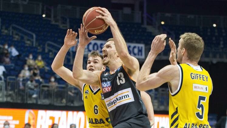 Andreas Obst - Ulm 13, 01.06.2021, BBL, Alba Berlin vs Ratiopharm Ulm - Spiel 2 Halbfinale, in der Mercedes Benz Arena, GER, Berlin, 01.06.2021, BBL, HF, Alba vs Ratiopharm Ulm Berlin Copyright: xUwexKoch Eibner-Pressefotox EP_UKH