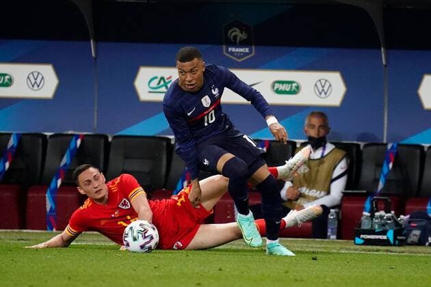 Mandatory Credit: Photo by Dave Winter BPI Shutterstock (12001941cc) Kylian Mbappe of France beats Joe Morrell of Wales France v Wales, International Friendly, Länderspiel, Nationalmannschaft Football, Allianz Riviera, Nice, France - 02 June 2021 EDITORIAL USE ONLY No use with unauthorised audio, video, data, fixture lists, club league logos or live services. Online in-match use limited to 120 images, no video emulation. No use in betting, games or single club league player publications. France v Wales, International Friendly, Football, Allianz Riviera, Nice, France - 02 June 2021 EDITORIAL USE ONLY No use with unauthorised audio, video, data, fixture lists, club league logos or live services. Online in-match use limited to 120 images, no video emulation. No use in betting, games or single club league player publications. Copyright: xDavexWinter BPI Shutterstockx 12001941cc