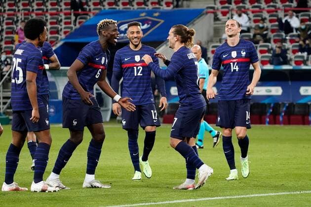 Mandatory Credit: Photo by Dave Winter BPI Shutterstock (12001941ee) Antoine Griezmann of France celebrates with Paul Pogba of France after putting their side 2-0 ahead France v Wales, International Friendly, Länderspiel, Nationalmannschaft Football, Allianz Riviera, Nice, France - 02 June 2021 EDITORIAL USE ONLY No use with unauthorised audio, video, data, fixture lists, club league logos or live services. Online in-match use limited to 120 images, no video emulation. No use in betting, games or single club league player publications. France v Wales, International Friendly, Football, Allianz Riviera, Nice, France - 02 June 2021 EDITORIAL USE ONLY No use with unauthorised audio, video, data, fixture lists, club league logos or live services. Online in-match use limited to 120 images, no video emulation. No use in betting, games or single club league player publications. Copyright: xDavexWinter BPI Shutterstockx 12001941ee