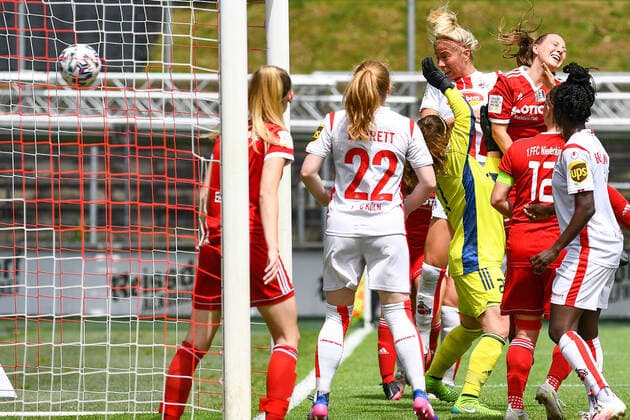 v.li.: Sharon Beck (Köln, 10, 4. v.li.) erzielt das Tor zum 2:0, Treffer, Torerfolg, Action, Aktion, Spielszene, 03.06.2021, Köln (Deutschland), Fussball, 2. Frauen-Bundesliga Süd, 1. FC Köln - 1. FFC Niederkirchen, DFB DFL REGULATIONS PROHIBIT ANY USE OF PHOTOGRAPHS AS IMAGE SEQUENCES AND OR QUASI-VIDEO.