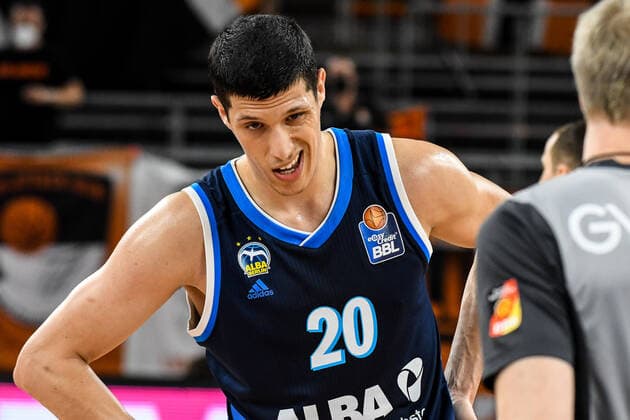 Sport Bilder des Tages GER, BBL, Play-offs, ratiopharm ulm vs Alba Berlin 03.06.2021, ratiopharm arena, Neu-Ulm, GER, BBL, Play-offs, ratiopharm ulm vs Alba Berlin, im Bild Simone Fontecchio (Berlin, 20)