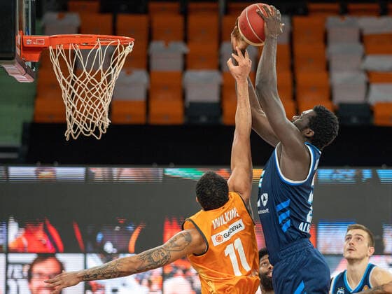 Isaiah Wilkins (Ratiopharm Ulm 11), Christ Koumadje (Alba Berlin, 21), Ratiopharm Ulm vs. Alba Berlin, Basketball, Playoffs, Spiel 4, Spielzeit 2020 2021, 05.06.2021, Ratiopharm Ulm vs. Alba Berlin, Basketball, Playoffs, Spiel 4, Spielzeit 2020 2021, 05.06.2021 Neu-Ulm Copyright: xEibner-Pressefoto SaschaxWaltherx EP_EER
