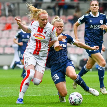 v.li.: Amber Barett (Köln, 22), Alina Wagner (SG 99 Andernach, 28), Zweikampf, Duell, duel, tackle, tackling, Dynamik, Action, Aktion, 06.06.2021, Köln (Deutschland), Fussball, 2. Frauen-Bundesliga Süd, 1. FC Köln - SG 99 Andernach, DFB DFL REGULATIONS PROHIBIT ANY USE OF PHOTOGRAPHS AS IMAGE SEQUENCES AND OR QUASI-VIDEO.