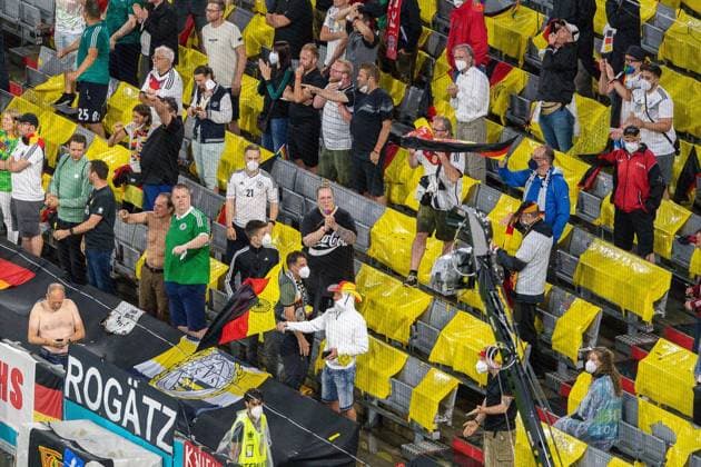 Deutsche Fans nach dem Tor zum 1:1 durch Kai Havertz (Deutschland, 07), GER, Frankreich vs. Deutschland, Fussball, UEFA EURO, EM, Europameisterschaft,Fussball 2020, Gruppenphase, Gruppe F, Spieltag 1, 15.06.2021 GER, Deutschland vs. Ungarn, Fussball, UEFA EURO 2020, Gruppenphase, Gruppe F, Spieltag 3, 23.06.2021 Muenchen Copyright: xEibner-Pressefotox EP_EER