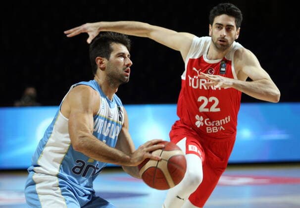June 29, 2021, Victoria, BC, Canada: Uruguay s Bruno Fitipaldo, left, looks for the net as Turkey s Furkan Korkmaz tries to defend during first half FIBA Men s Olympic Qualifying basketball action at Memorial Arena in Victoria, Tuesday, June 29, 2021. Bruno Fitipaldo,Furkan Korkmaz, - ZUMAc35_ 20210629_zaf_c35_034 Copyright: xChadxHipolitox