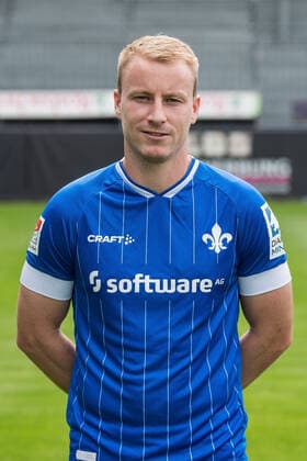 12.07.2021, xfux, Fussball 2.Bundesliga, SV Darmstadt 98, 2.BL, Porträttermin 2021 2022, emonline emspor, v.l. Fabian Holland, SV Darmstadt 98, 2.BL, Porträttermin 2021 2022, Darmstadt