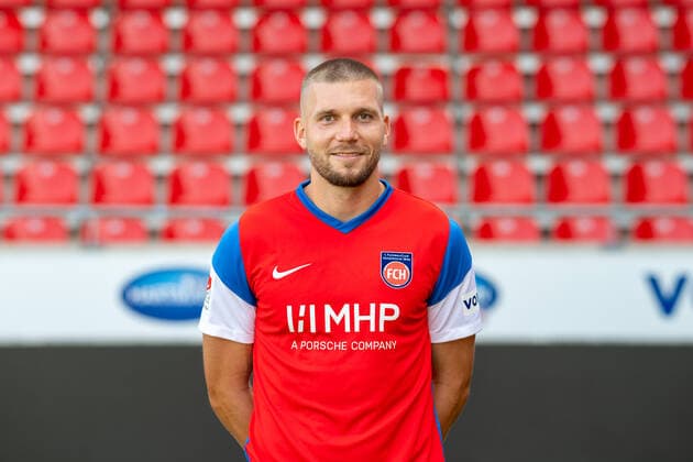 Robert Leipertz (FC Heidenheim, 13), GER, 1. FC Heidenheim 1846 e.V., Fussball, 2. Bundesliga, Spielerportraits, Freisteller, Spielzeit 2021 2022, 20.07.2021, GER, 1. FC Heidenheim 1846 e.V., Fussball, 2. Bundesliga, Spielerportraits, Freisteller, Spielzeit 2021 2022, 20.07.2021 Heidenheim Copyright: xEibner-Pressefotox EP_EER