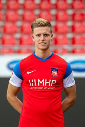 Dzenis Burnic (FC Heidenheim, 20), GER, 1. FC Heidenheim 1846 e.V., Fussball, 2. Bundesliga, Spielerportraits, Freisteller, Spielzeit 2021 2022, 20.07.2021, GER, 1. FC Heidenheim 1846 e.V., Fussball, 2. Bundesliga, Spielerportraits, Freisteller, Spielzeit 2021 2022, 20.07.2021 Heidenheim Copyright: xEibner-Pressefotox EP_EER