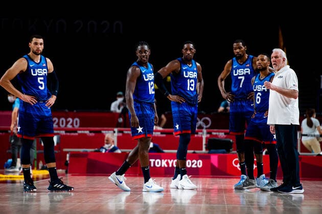 210725 Zachary Lavine, Jrue Holiday, Edrice Femi Adebayo, Kevin Wayne Durant, Damian Lillard and Gregg Popovich, head coach of USA, in the basketball game between France and USA during day 2 of the Tokyo 2020 Olympic Games, Olympische Spiele, Olympia, OS on July 25, 2021 in Tokyo. Photo: Jon Olav Nesvold BILDBYRAN COP 217 JE0005 basket basketball olympic games olympics os ol olympiska spel olympiske leker tokyo2020 tokyo 2020 tokyo-os tokyo-ol bbeng frankrike frankriket france usa united states Copyright: JONxOLAVxNESVOLD BB210725JE059