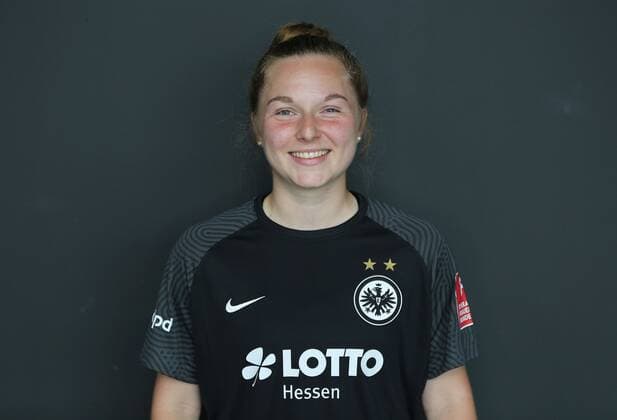 27.07.2021, xcex, GER, Frankfurt am Main, Deutsche Bank Park, Frauenfussball, 1. Bundesliga, DIE LIGA, FLYERALARM Frauen-Bundesliga Saison 2021 2022, Eintracht Frankfurt Frauen Fototermin, Portrait, Madeleine STECK ( 12) DFL regulations prohibit any use of photographs as image sequences and or quasi-video