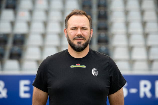 Florian Mack (SC Freiburg, Physiotherapeut), GER, SC Freiburg, 29.07.2021, Media Day Fussball Bundesliga, Spielzeit 2021 2022 DFL REGULATIONS PROHIBIT ANY USE OF PHOTOGRAPHS AS IMAGE SEQUENCES AND OR uerthQUASI-VIDEO GER, SC Freiburg, 29.07.2021, Media Day Fussball Bundesliga, Spielzeit 2021 2022 Freiburg Copyright: xEibnerxPressefotox EP_EER