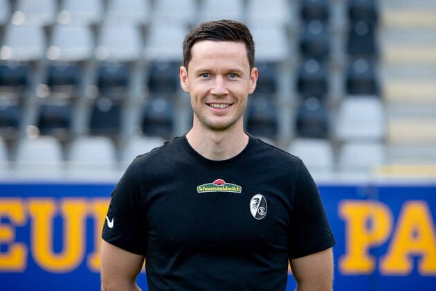 Dr. Helge Eberbach (SC Freiburg, Mannschaftsarzt), GER, SC Freiburg, 29.07.2021, Media Day Fussball Bundesliga, Spielzeit 2021 2022 DFL REGULATIONS PROHIBIT ANY USE OF PHOTOGRAPHS AS IMAGE SEQUENCES AND OR uerthQUASI-VIDEO GER, SC Freiburg, 29.07.2021, Media Day Fussball Bundesliga, Spielzeit 2021 2022 Freiburg Copyright: xEibnerxPressefotox EP_EER
