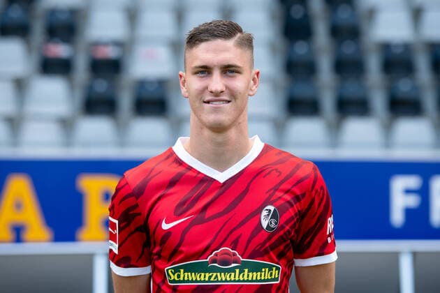 Roland Sallai (SC Freiburg, 22), GER, SC Freiburg, 29.07.2021, Media Day Fussball Bundesliga, Spielzeit 2021 2022 DFL REGULATIONS PROHIBIT ANY USE OF PHOTOGRAPHS AS IMAGE SEQUENCES AND OR uerthQUASI-VIDEO GER, SC Freiburg, 29.07.2021, Media Day Fussball Bundesliga, Spielzeit 2021 2022 Freiburg Copyright: xEibnerxPressefotox EP_EER