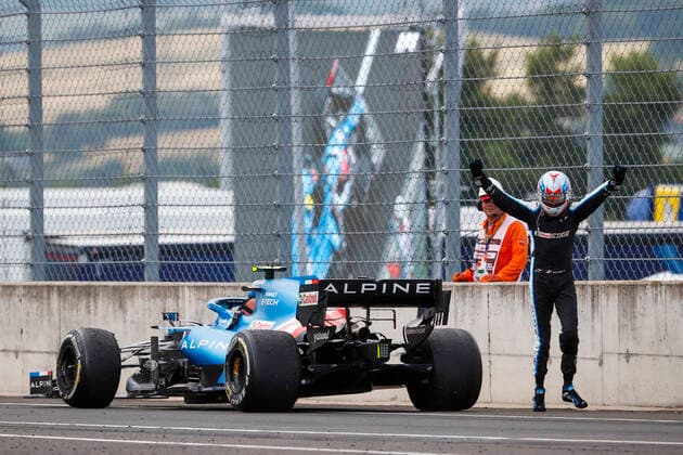 31 OCON Esteban (fra), Alpine F1 A521, celebrates his win during the Formula 1 Magyar Nagydij 2021, Hungarian Grand Prix, 11th round of the 2021 FIA Formula One World Championship, WM, Weltmeisterschaft from July 30 to August 1, 2021 on the Hungaroring, in Mogyorod, near Budapest, Hungary - FORMULE 1 : Grand Prix de Hongrie - Course - 01 08 2021 DPPI PANORAMIC _V2_3822
