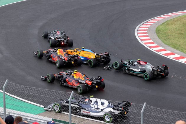 Start, 11 Sergio Perez (MEX, Red Bull Racing), 77 Valtteri Bottas (FIN, Mercedes-AMG Petronas F1 Team), 33 Max Verstappen (NED, Red Bull Racing), 4 Lando Norris (GBR, McLaren F1 Team), 44 Lewis Hamilton (GBR, Mercedes-AMG Petronas F1 Team), F1 Grand Prix of Hungary at Hungaroring on August 1, 2021 in Budapest, Hungary. (Photo by HOCH ZWEI) Budapest Hungary