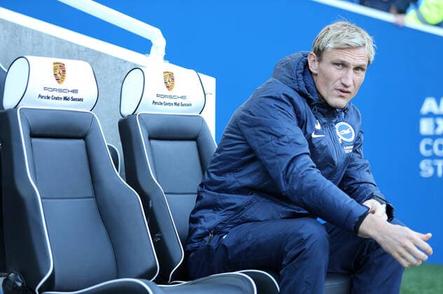 Fußball, Trainerhistorie Brighton & Hove Albion von 1901 bis heute Mandatory Credit: Photo by James Marsh BPI Shutterstock (4272488ay) Brighton & Hove Albion Manager Sami Hyypia. Sky Bet Championship 2014 15 Brighton & Hove Albion v Fulham American Express Community Stadium, Village Way, Brighton, United Kingdom - 29 Nov 2014 EDITORIAL USE ONLY No use with unauthorised audio, video, data, fixture lists (outside the EU), club league logos or live services. Online in-match use limited to 45 images (+15 in extra time). No use to emulate moving images. No use in betting, games or single club league player publications services. Sky Bet Championship 2014 15 Brighton & Hove Albion v Fulham American Express Community Stadium, Village Way, Brighton, United Kingdom - 29 Nov 2014 EDITORIAL USE ONLY No use with unauthorised audio, video, data, fixture lists (outside the EU), club league logos or live services. Online in-match use limited to 45 images (+15 in extra time). No use to emulate moving images. No use in betting, games or Copyright: xJamesxMarsh BPI Shutterstockx 4272488ay