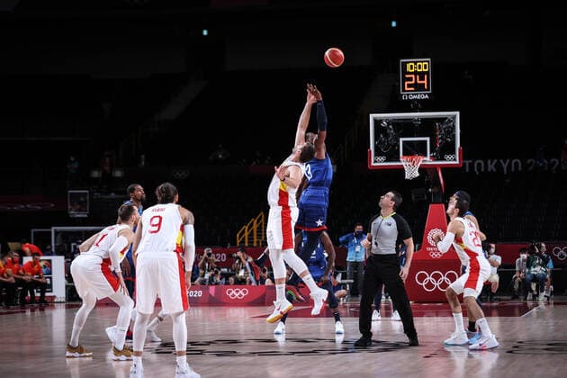 (210803) -- SAITAMA, Aug. 3, 2021 -- Marc Gasol (top, L) of Spain competes with Bam Adebayo (top, R) of the United States during the men s basketball quarterfinal match between Spain and the United States at Tokyo 2020 Olympic Games, Olympische Spiele, Olympia, OS in Saitama, Japan, Aug. 3, 2021. ) (TOKYO2020)JAPAN-SAITAMA-OLY-BASKETBALL-MEN S QUARTERFINAL-ESP VS USA PanxYulong