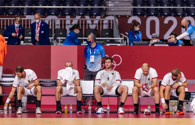 Sport Bilder des Tages Tokyo Tokio, 03.08.2021, Japan, Olympic Games, Olympische Spiele, Olympia, OS HAEFNER Kai, SCHILLER Marcel, GOLLA Johannes, DRUX Paul, WEINHOLD Steffen (GER) enttäuscht Handball Deutschland - Ägypten Germany - Egypt Olympische Spiele, 2020 2021 Foto: Moritz Müller Only for Editorial use