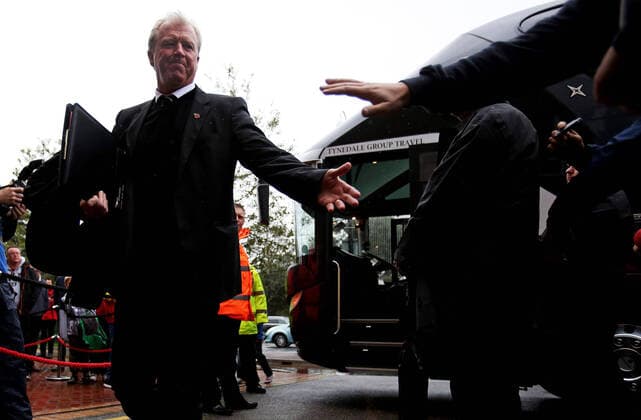 Fußball, Trainerhistorie Newcastle United von 1895 bis heute Mandatory Credit: Photo by James Marsh BPI Shutterstock (5355489b) Manager Steve McClaren arrives before the Barclays Premier League match between AFC Bournemouth and Newcastle United played at The Vitality Stadium, Bournemouth on 7th November 2015 Barclays Premier League 2015 16 AFC Bournemouth v Newcastle United Goldsands Stadium at Dean Court, King s Park Dr, Bournemouth, United Kingdom - 7 Nov 2015 EDITORIAL USE ONLY No use with unauthorised audio, video, data, fixture lists (outside the EU), club league logos or live services. Online in-match use limited to 45 images (+15 in extra time). No use to emulate moving images. No use in betting, games or single club league player publications services. Barclays Premier League 2015 16 AFC Bournemouth v Newcastle United Goldsands Stadium at Dean Court, King s Park Dr, Bournemouth, United Kingdom - 7 Nov 2015 EDITORIAL USE ONLY No use with unauthorised audio, video, data, fixture lists (outside the EU), club league logos or live services. Online in-match use limited to 45 images (+15 in extra time). No use to emulate moving images. No use in betting, games or Copyright: xJamesxMarsh BPI Shutterstockx 5355489b