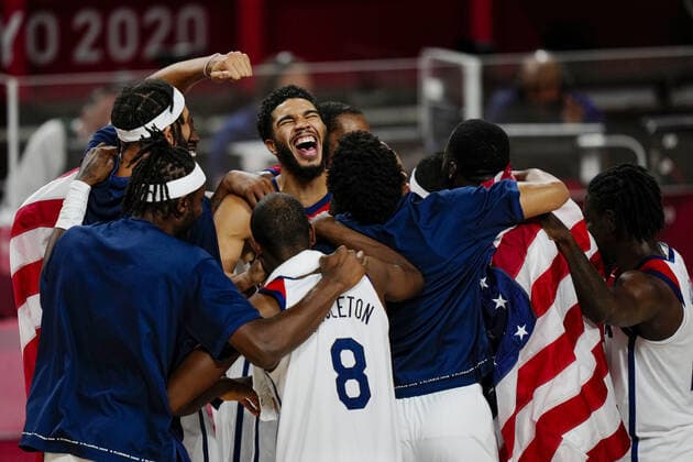 Mandatory Credit: Photo by Dave Shopland Shutterstock (12249257ck) United States (USA) team celebrate winning Men s Gold Medal Basketball Game France v United States, Basketball, Men s final, Tokyo Olympic Games, Olympische Spiele, Olympia, OS 2020, Saitama Super Arena, Japan - 07 Aug 2021 France v United States, Basketball, Men s final, Tokyo Olympic Games 2020, Saitama Super Arena, Japan - 07 Aug 2021 Copyright: xDavexShopland Shutterstockx 12249257ck