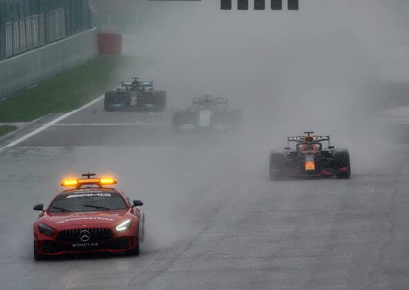 FORMULA 1 ROLEX BELGIAN GRAND PRIX 2021 29.08.2021, Circuit de Spa-Francorchamps, Spa-Franchorchamps, FORMULA 1 ROLEX BELGIAN GRAND PRIX 2021 , im Bild Safety Car, Sieger Max Verstappen (NEL 33), Red Bull Racing Honda, 2.Platz für George Russel (GBR 63), Williams Racing, 3.Platz für Lewis Hamilton (GBR 44), Mercedes-AMG Petronas Formula One Team